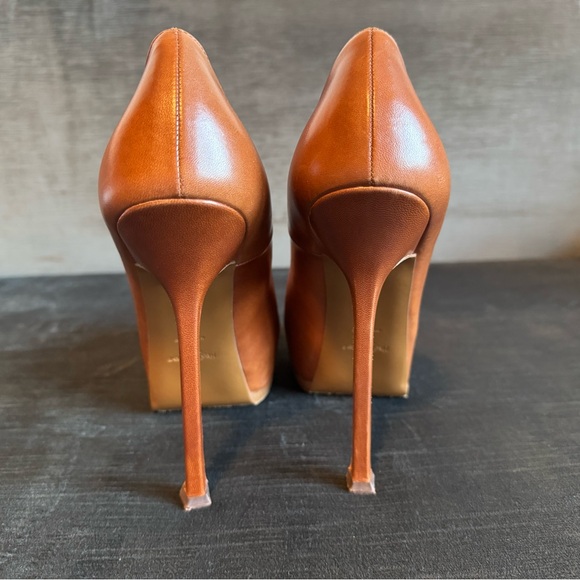 Yves Saint Laurent Tan High Heels - Picture 3 of 11